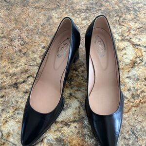 Tod's Black Patent Leather Heels Classic Pointed Toe